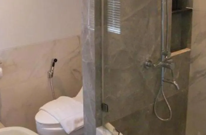 Holm Hotel