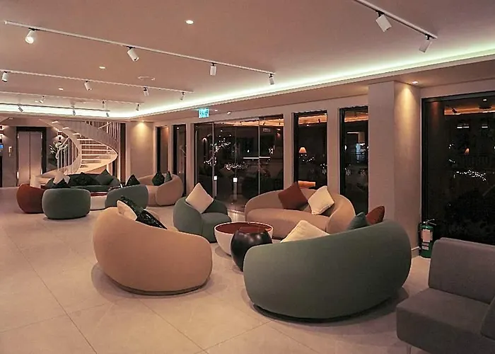 Holm Hotel